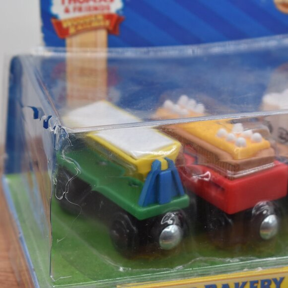 Sodor Bakery Delivery - Thomas & Friends Wooden Railway Fisher-Price Trains - Picture 5 of 13
